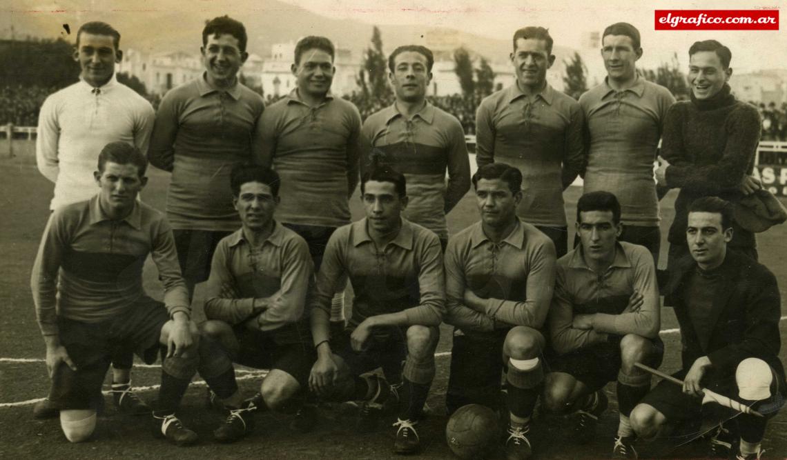 Imagen El team boquense en campos de España. Parados: Antraygues, Bidoglio, Vaccaro, Médici, Elli, Cochrane y Tesorieri. Agachados: Tarasconi, Cerrotti, Garasini, Seoane, Onzari y Pertini. 