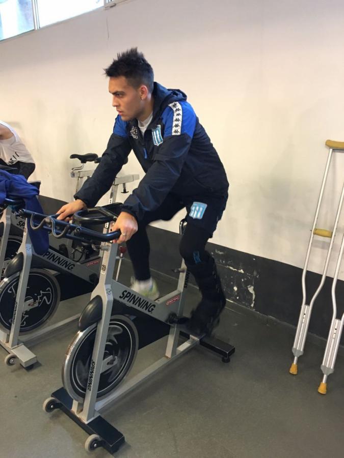 Imagen Lautaro, trabajando en la bici.