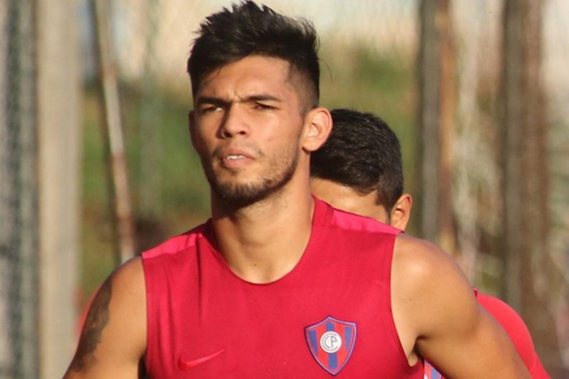 Imagen Omar Alderete, durante una práctica con Cerro