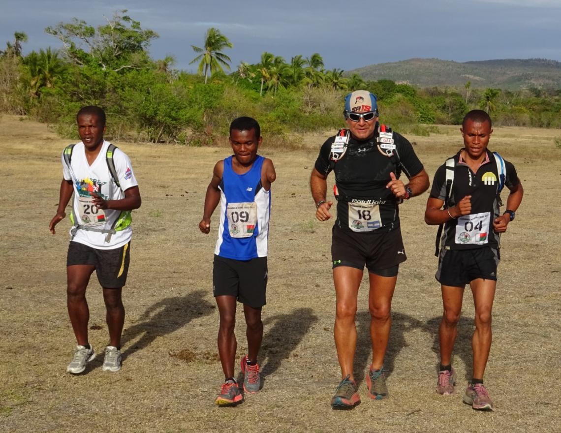 Imagen Armenault completó la Racing Madagascar. ?Salí entre los últimos, como siempre, pero lo importante son las donaciones, poder ayudar y cumplir sueños?, cuenta.