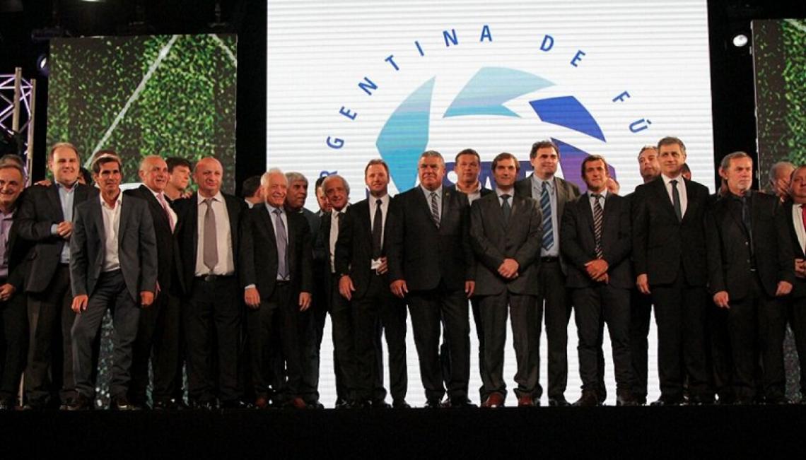 Imagen Los dirigentes, durante el lanzamiento de la Superliga.