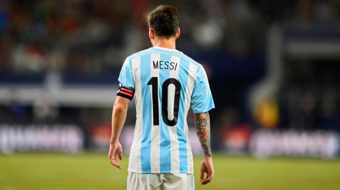 Imagen La 10 le pertenece a Messi.
