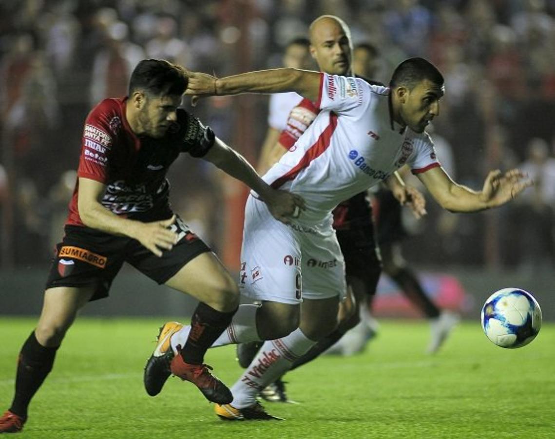 Imagen  Ábila, de 28 años, anotó cuatro goles en los nueve partidos que jugó en la Superliga para Huracán. En la novena jornada se desgarró por primera vez en su carrera, en un partido frente a Vélez Sársfield.