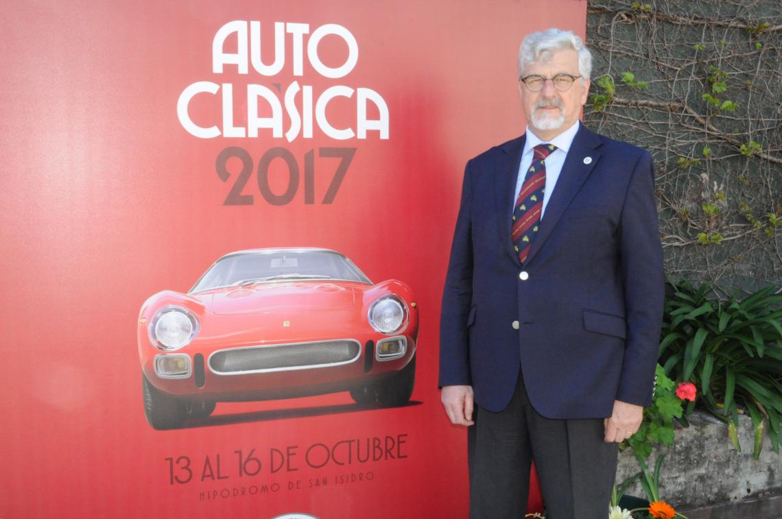 Imagen PRESENTACIÓN de Autoclásica 2017 por parte de Guillermo Viacava, presidente del Club de Automóviles Clásicos