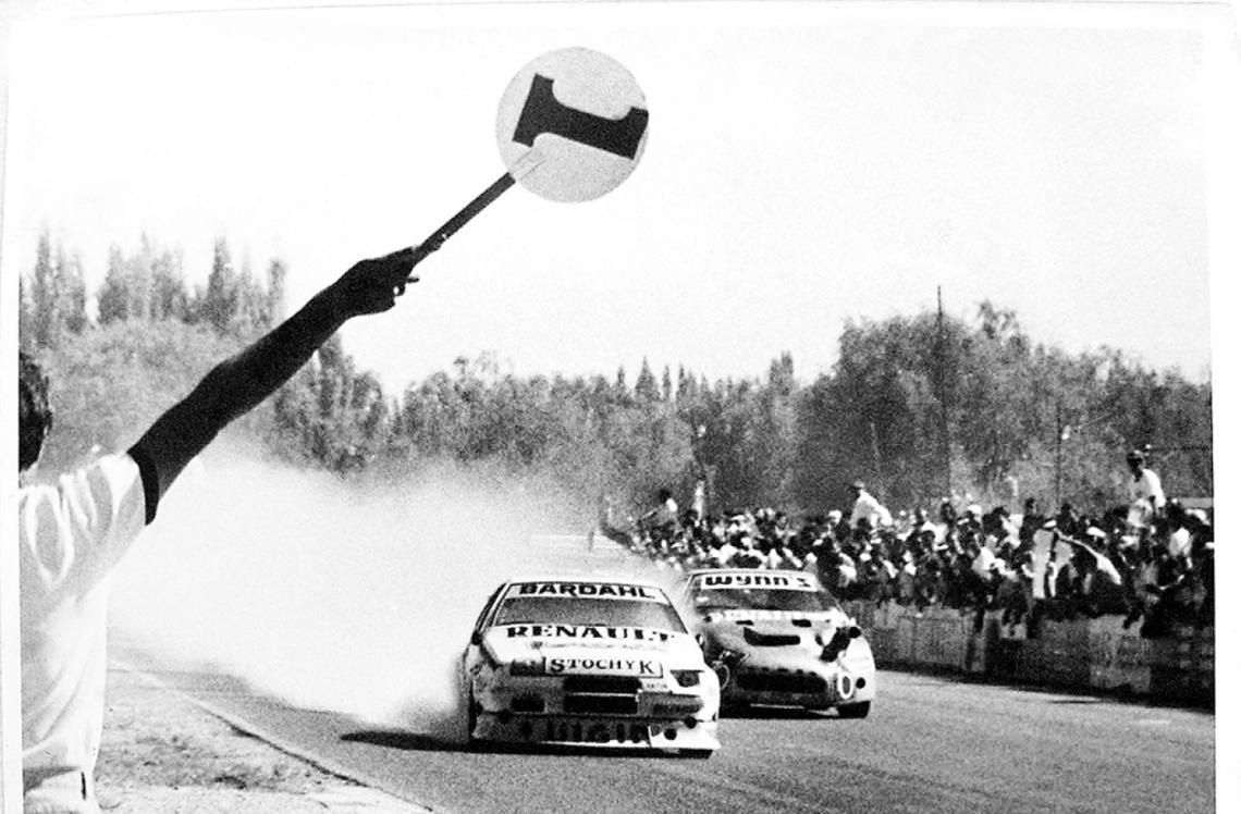 Imagen Piloto de leyenda, siempre yendo al frente, jugándose entero por el triunfo, como en General Roca 1988.