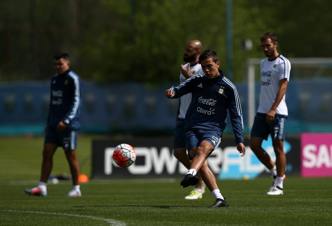 Imagen Dybala, en una práctica con la Selección.