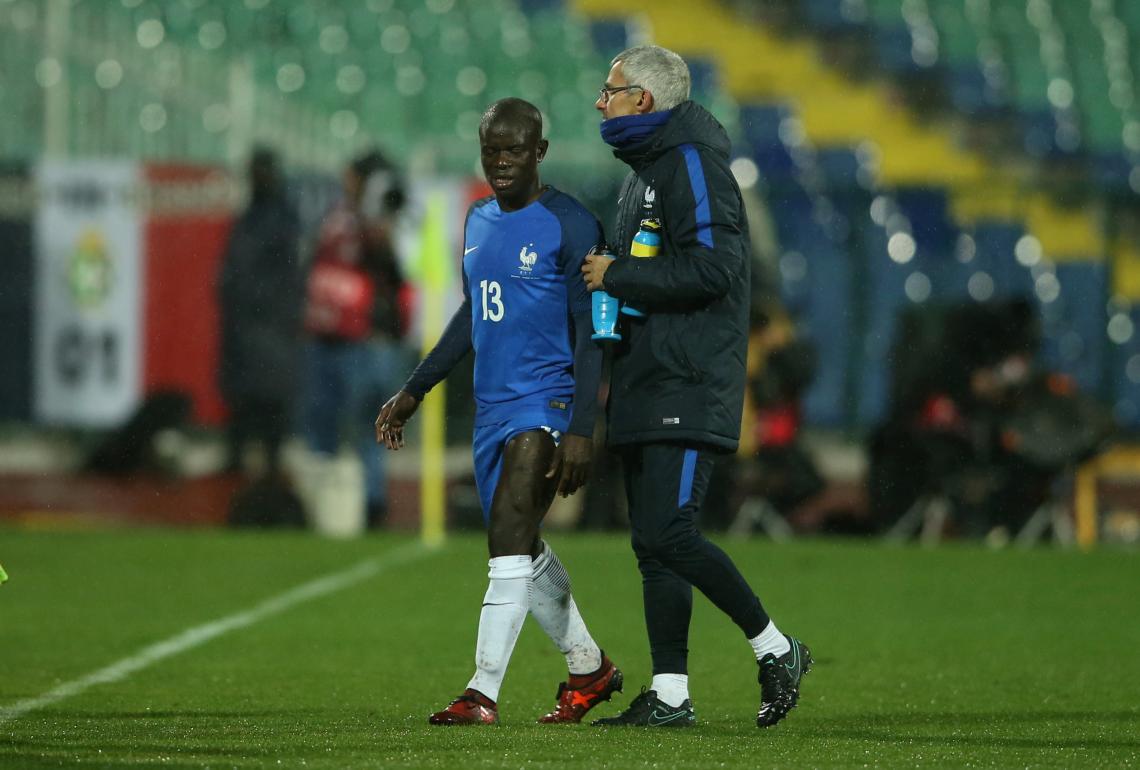 Imagen Kante se retiró dolorido ante Bulgaria.