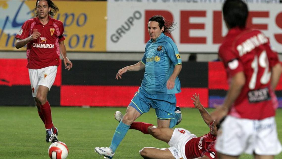 Imagen Messi, jugando en el Nueva Condomina en 2008.