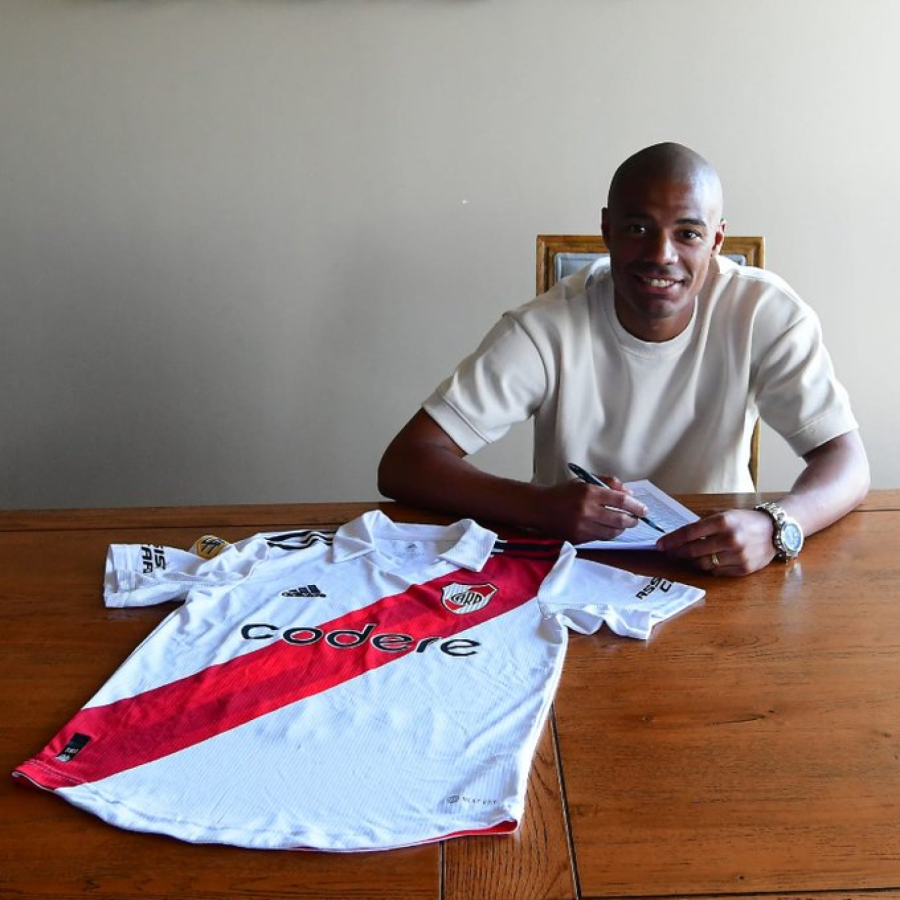 Imagen Antes del Mundial 2022 De la Cruz amplió su contrato con River hasta fines de 2025.
