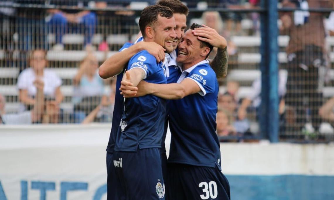 Gimnasia Goleo A Velez En El Bosque El Grafico