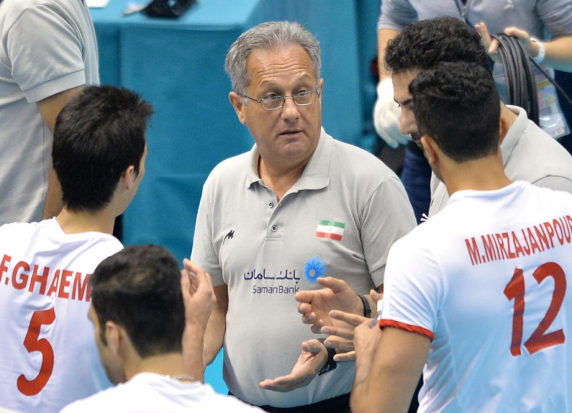 Imagen Estaba al frente de Irán cuando lo buscó la Selección Argenina, y debió convencer a los directivos de la Federación para que lo dejasen salir.