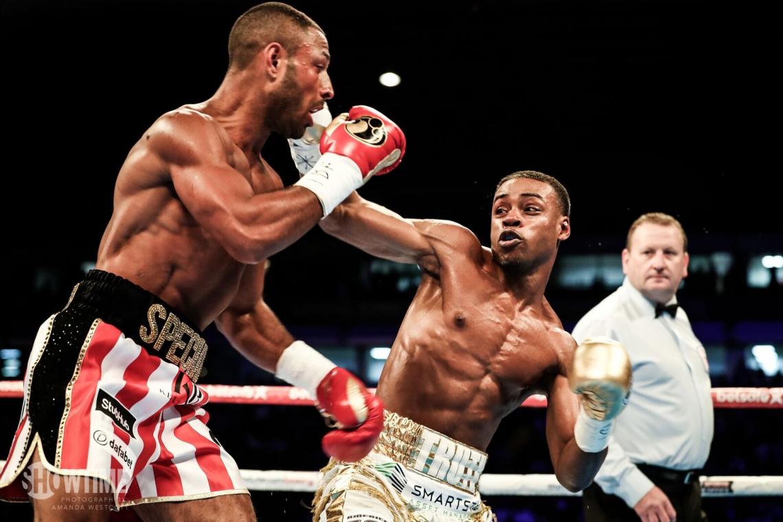 Imagen Spence, castigando a Brook.