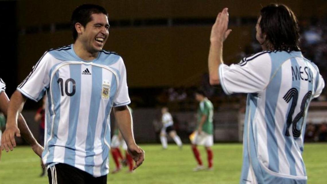 Imagen Messi y Román, juntos en la Selección.