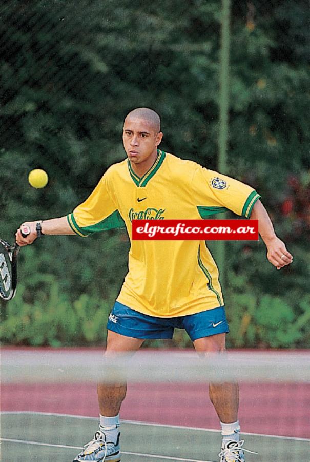 Imagen Tenis en Paraguay. “Le doy bien, pero no como al balón, que es un don, no puedo explicar cómo pegarle...”