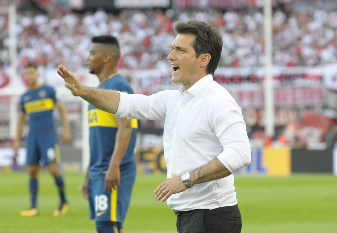 Imagen Guillermo, dando indicaciones durante el último Superclásico.