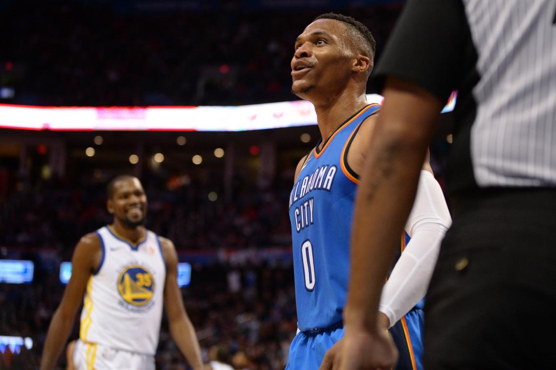 Imagen Durant sonríe irónicamente ante el festejo de Westbrook.