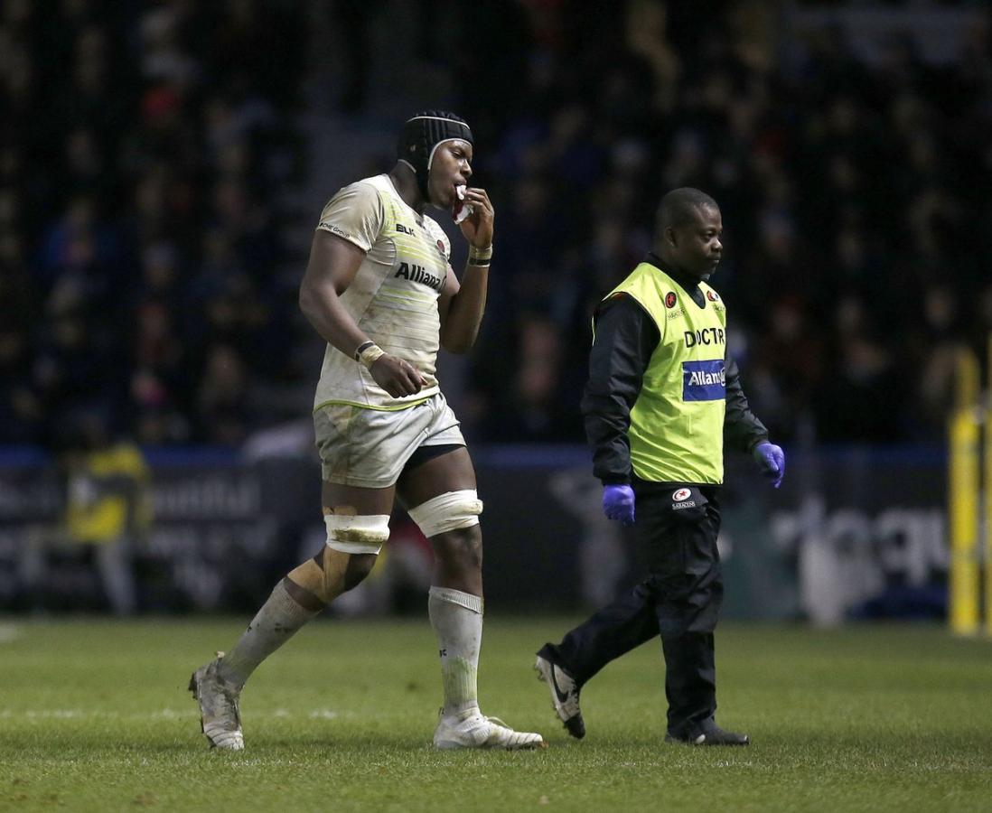 Imagen Itoje se retira dolorido del partido ante Harlequins.