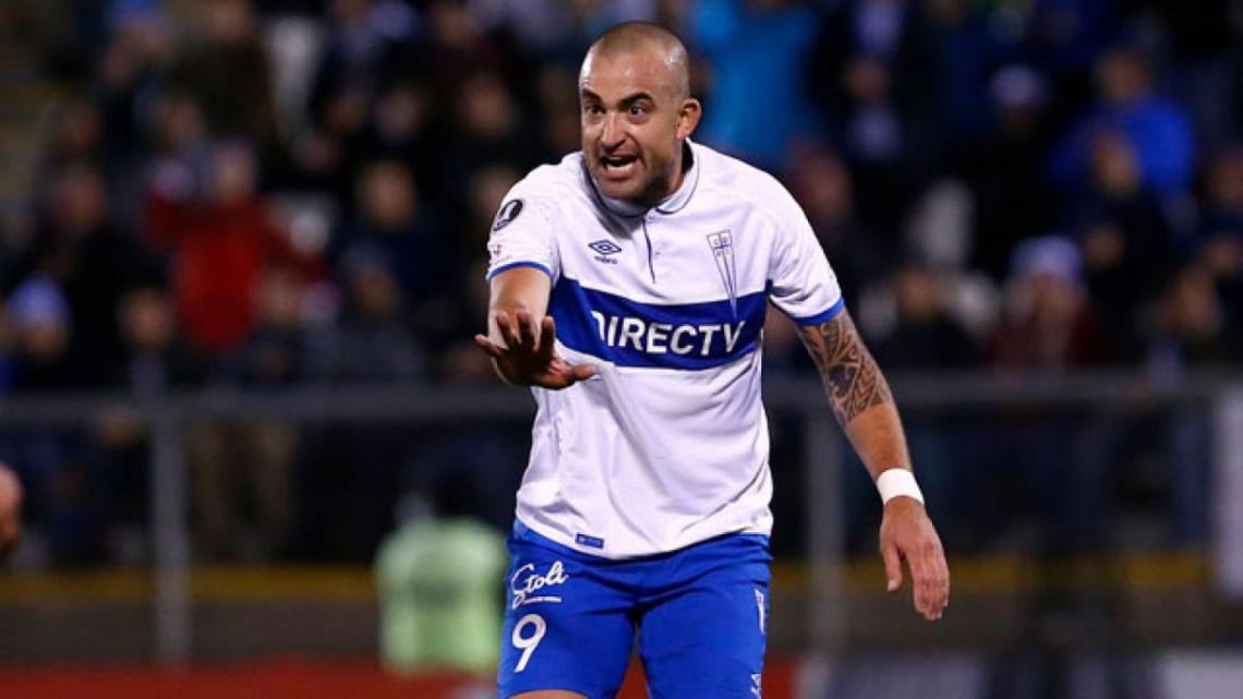 Imagen El Tanque, jugando para la U Católica.