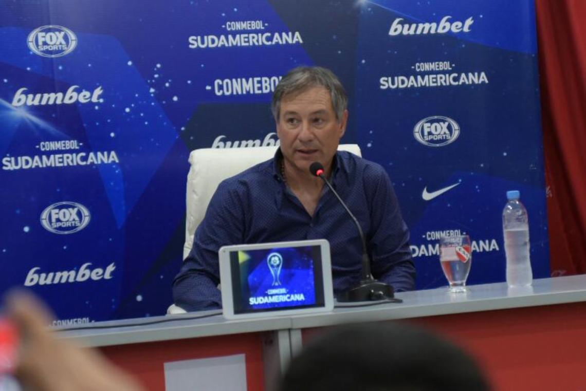 Imagen Holan, en conferencia.