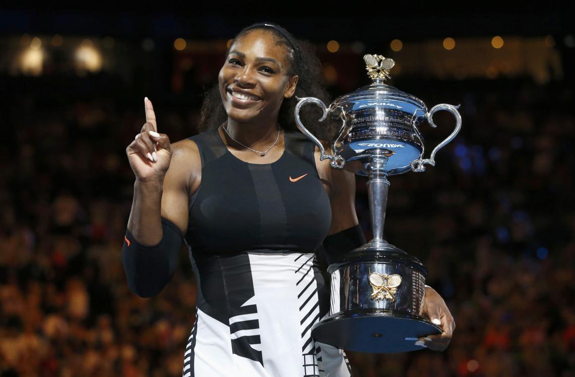 Imagen Serena, con su trofeo del Australian Open 2017.
