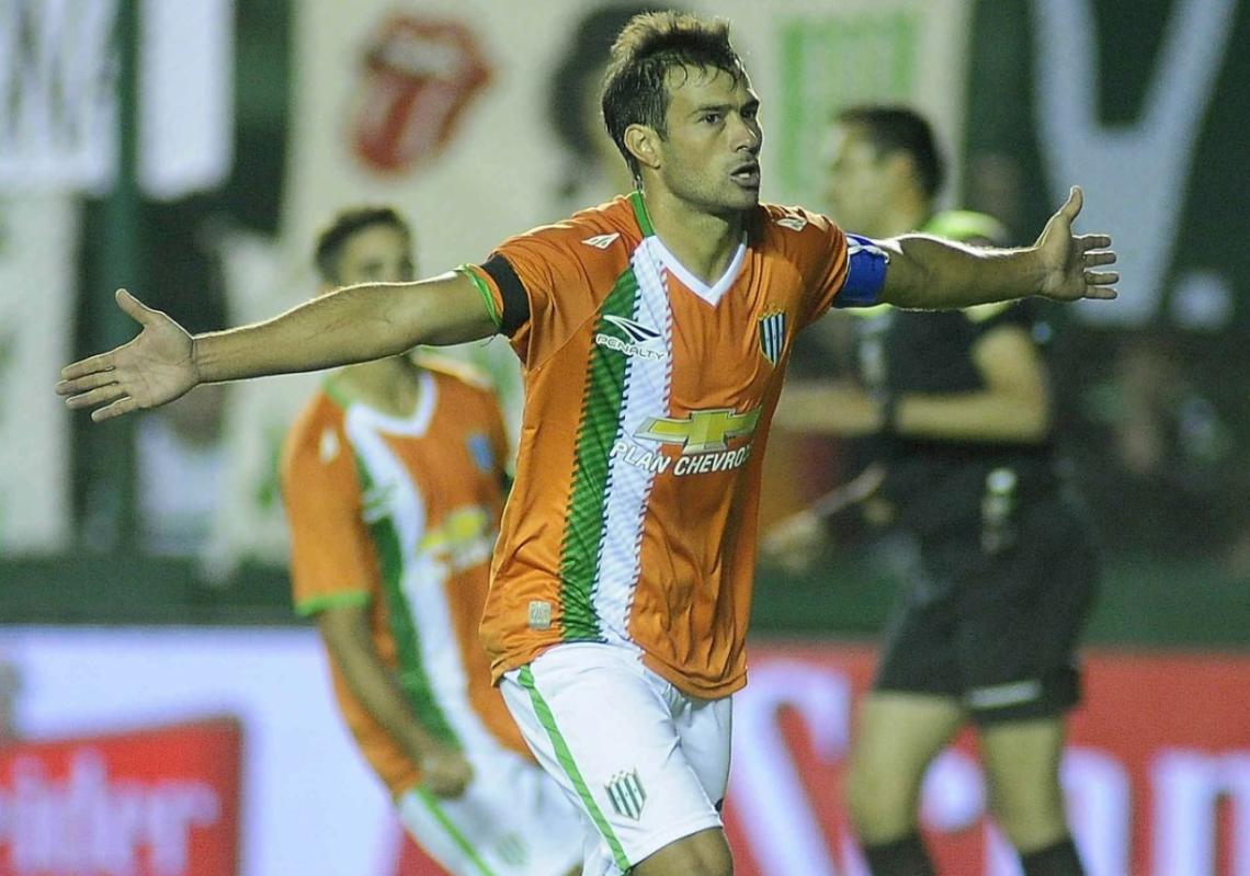 Cvitanich renovó en Banfield por tres años El Gráfico