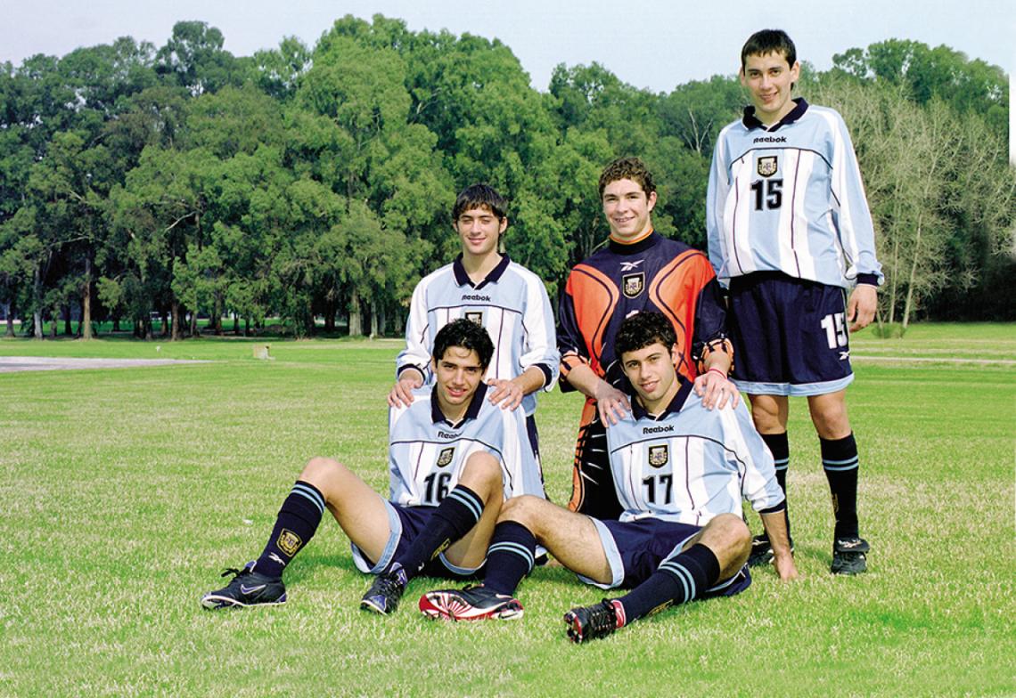 Imagen La banda de River  en la Selección Juvenil: Argüello, JP Carrizo, Sambueza, Menseguez y Mascherano.
