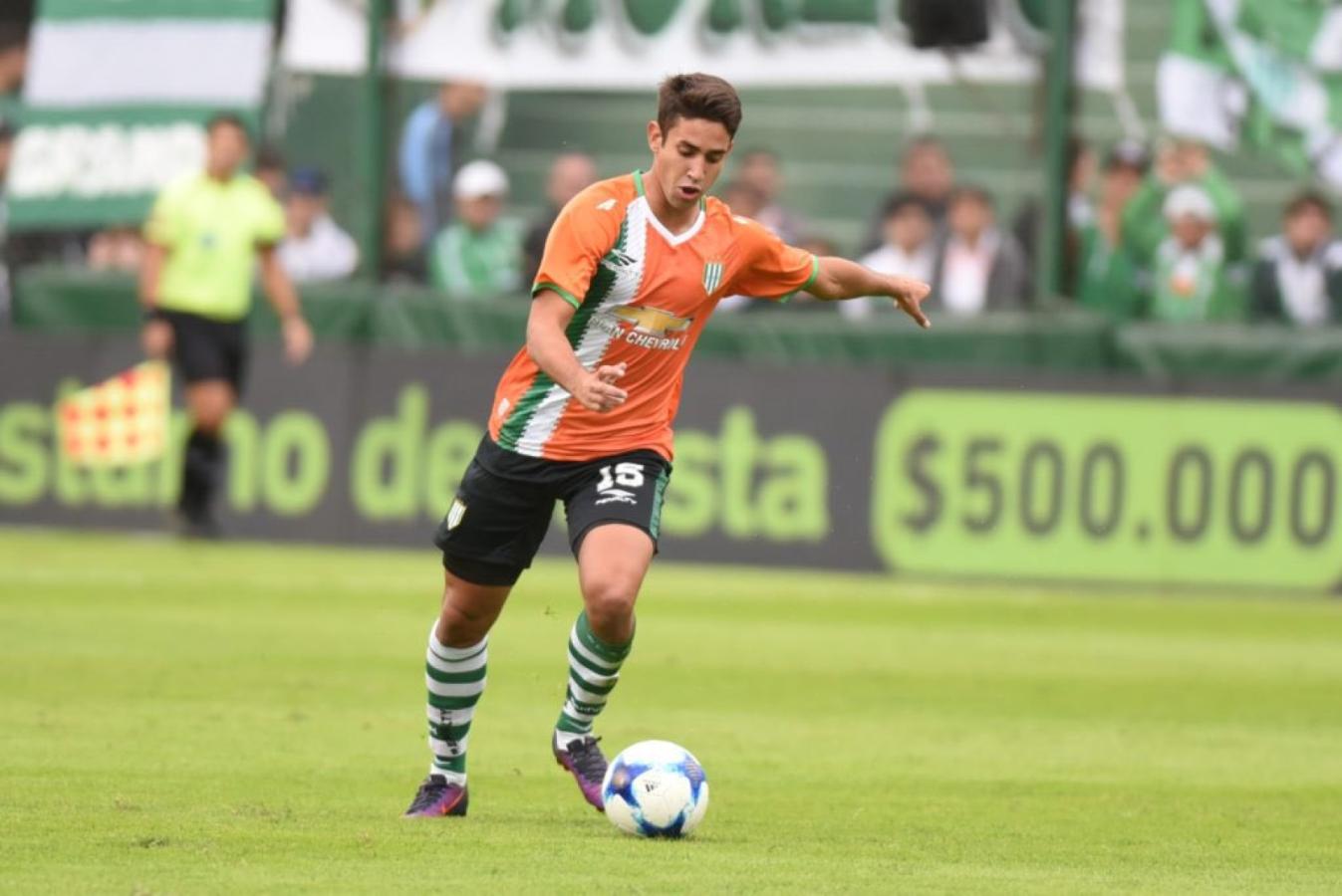 Imagen Surgido de Banfield, Emanuel Cecchini regresará a Argentina tras dos años en Chile.