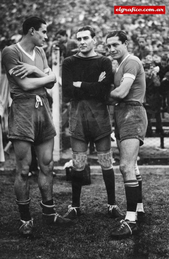 Imagen 1944. Fernando Walter, el arquero Fernando “Tarzán” Bello y Arsenio Erico justo el día que el Rojo le ganó a Boca 4 a 0.