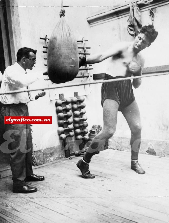 Imagen Campolo en el gimnasio, todos esperaban que Victorio sea el sucesor de Firpo.