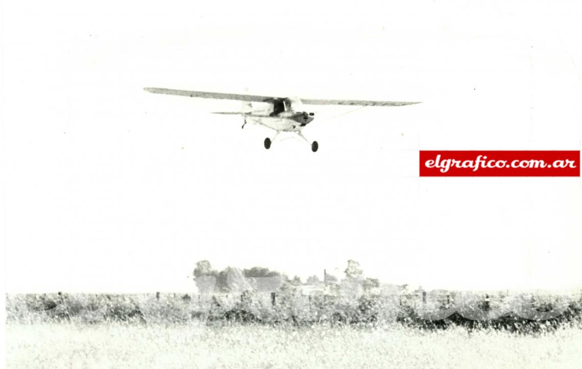 LA AVIONETA del Aero Club de Hernando presente. Evolucionó por encima de los corredores en los últimos 20km. Anteriormente sólo se movilizaba para traslado urgente de algún enfermó. Ahora… Frossasco lo sacó al aire.