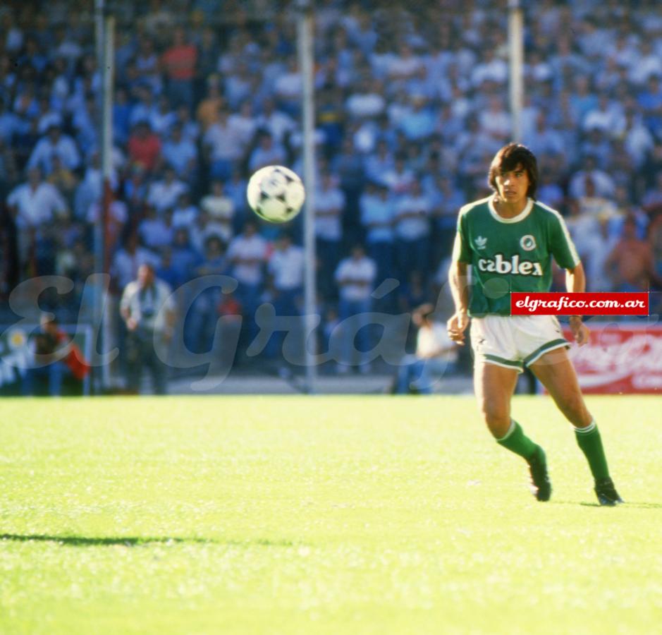 1989. Basualdo, de Mandiyú y la Selección El Gráfico