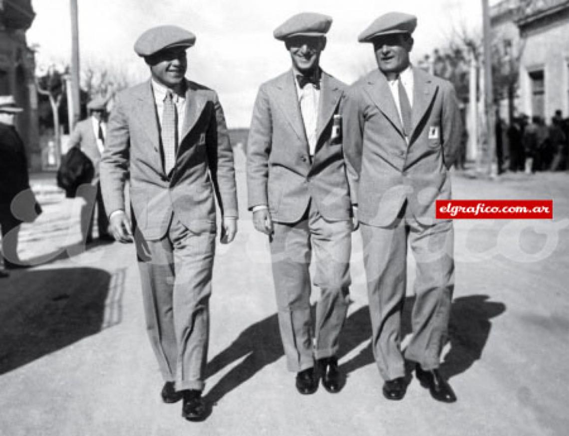 Pitucos: Cherro, Evaristo y Monti paseando por Montevideo.