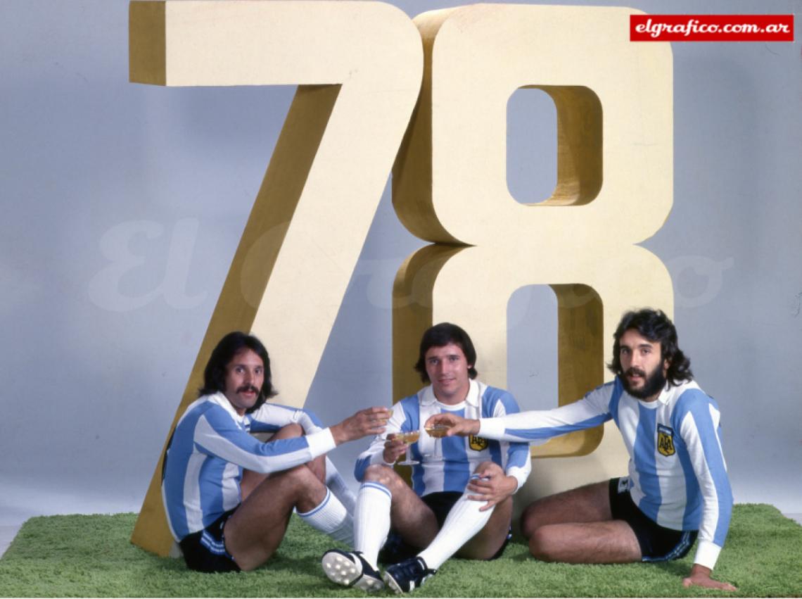 Luque, Bertoni y Villa en la tapa del último número de El Gráfico de 1977.