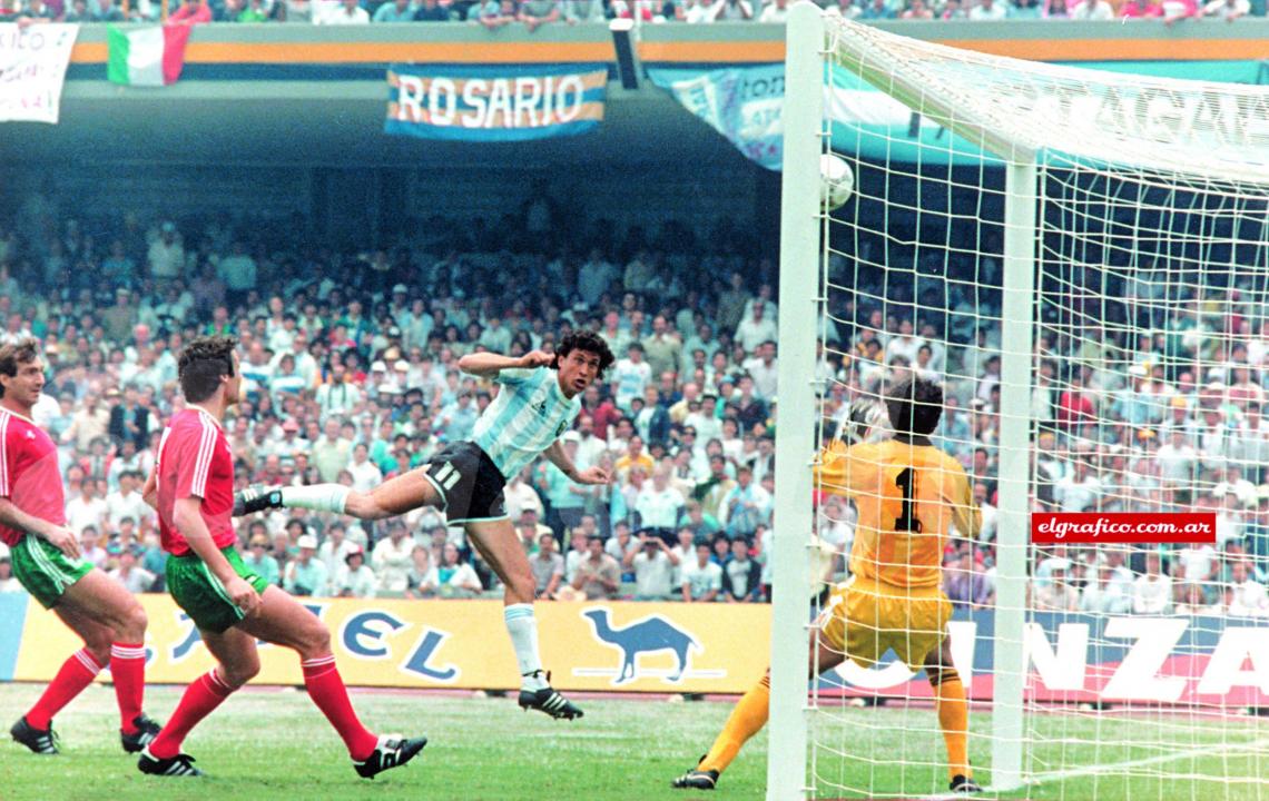 El gol de Valdano frente a Bulgaria