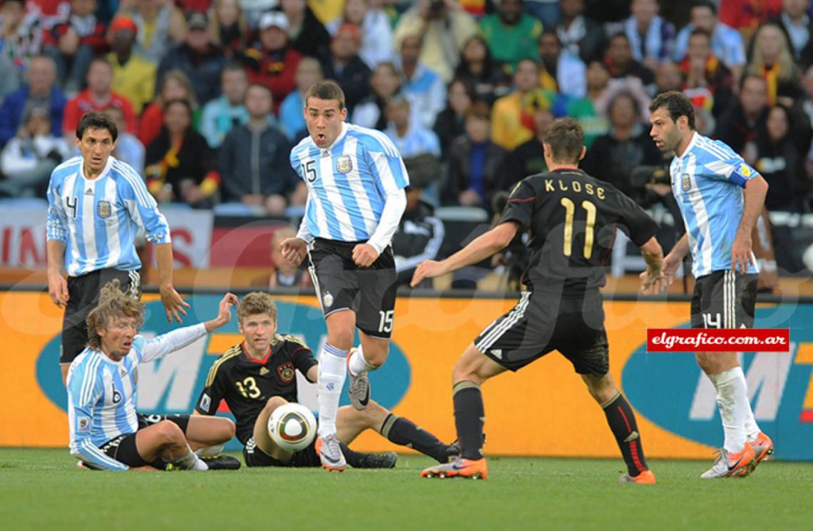 Imagen Alemania impuso su juego ante una triste Argentina y lo eliminó con una goleada.