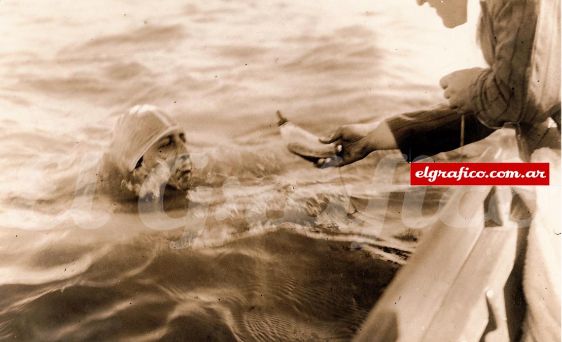 Diciembre 1923. Lilian cruzando el Río de la Plata. En medio de una proeza.