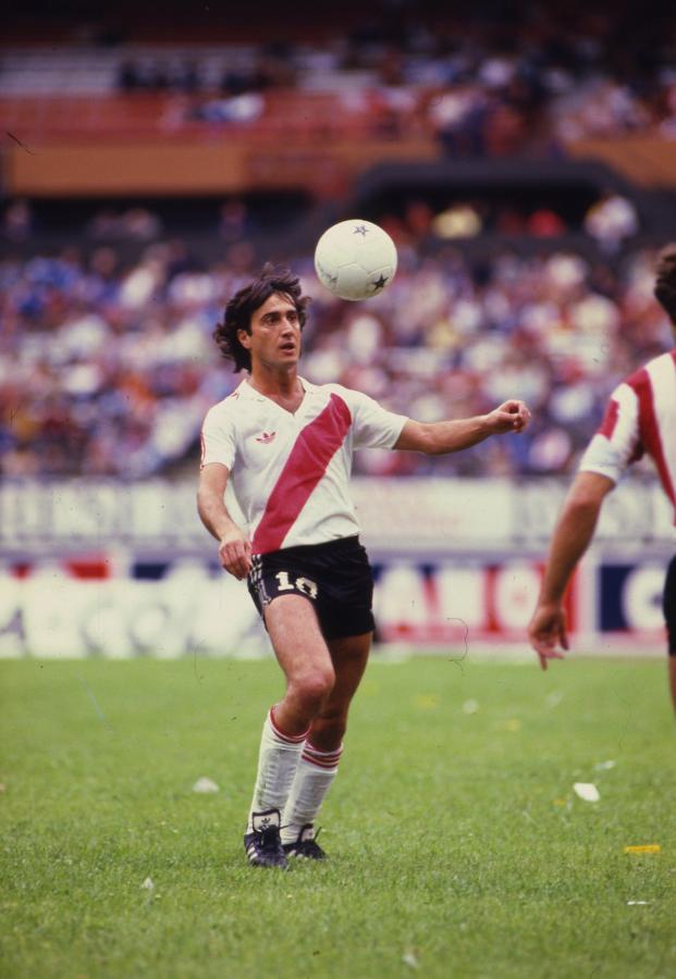 Estampa de crack. Recuerdo que se va haciendo nostalgia, no sólo en River sino en todo el fútbol argentino. Norberto Osvaldo Alonso.