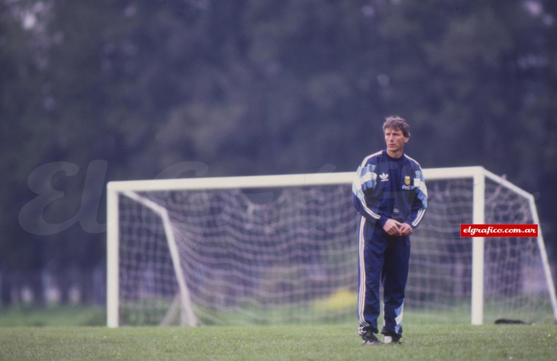 Pékerman conseguiría como DT de Argentina tres campeonatos mundiales Sub-20 (1995, 1997 y 2001).
