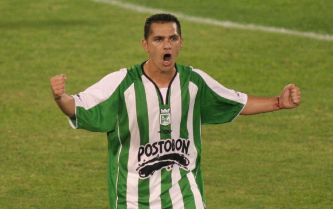 Imagen Después de una segunda etapa en Lanús y una temporada en Independiente de Avellaneda, llegó a Medellín para jugar en el Atlético Nacional, club con el que conquistó el Campeonato Apertura del 2005 venciendo en la final a Independiente de Santa Fe
