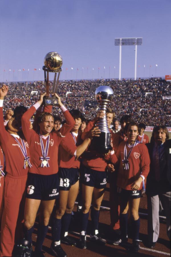 Junto a Trossero, Giusti, Monzón, Marangoni, integrando uno de los mejores Independiente de la historia.