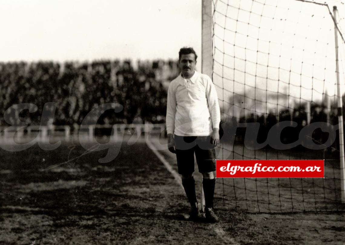José Laforia, pionero de los tres palos El Gráfico