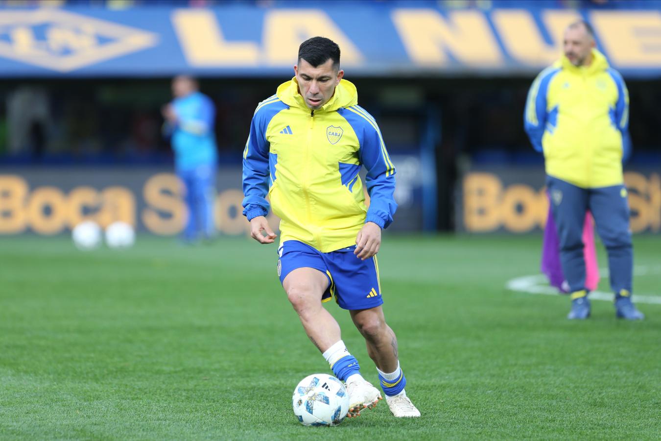 Imagen El último paso de Medel en Boca no fue como se esperaba.