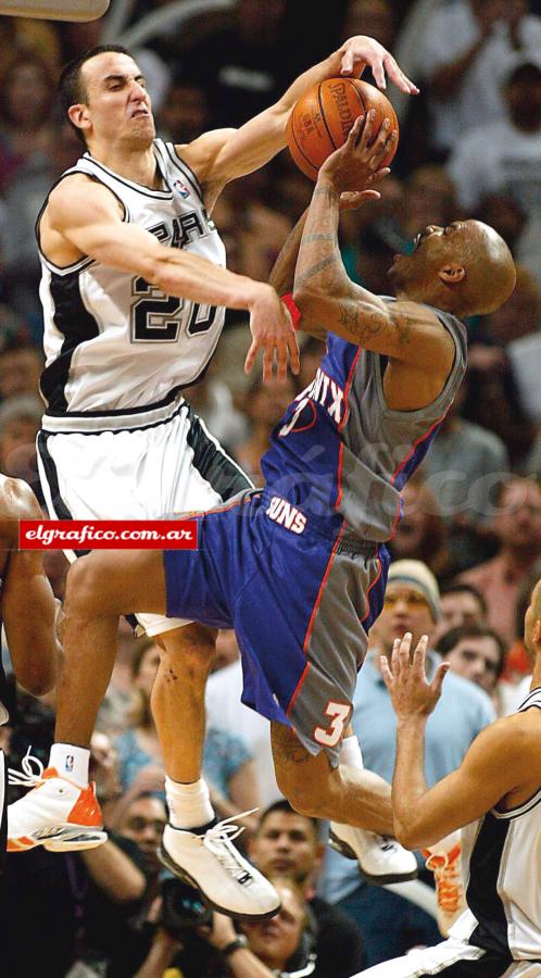 Imagen Gran tapa a Stephon Marbury, de Phoenix Suns, en su primer año en la NBA.