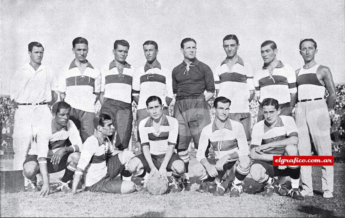 Imagen Equipo de Gimnasia y Esgrima (La Plata) campeón de la AFA 1929.