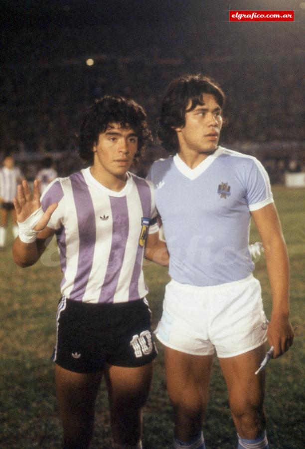 Imagen Junto a Rubén Paz en el Sudamericano Sub20 en Uruguay, donde se empezó a gestar este encuentro.