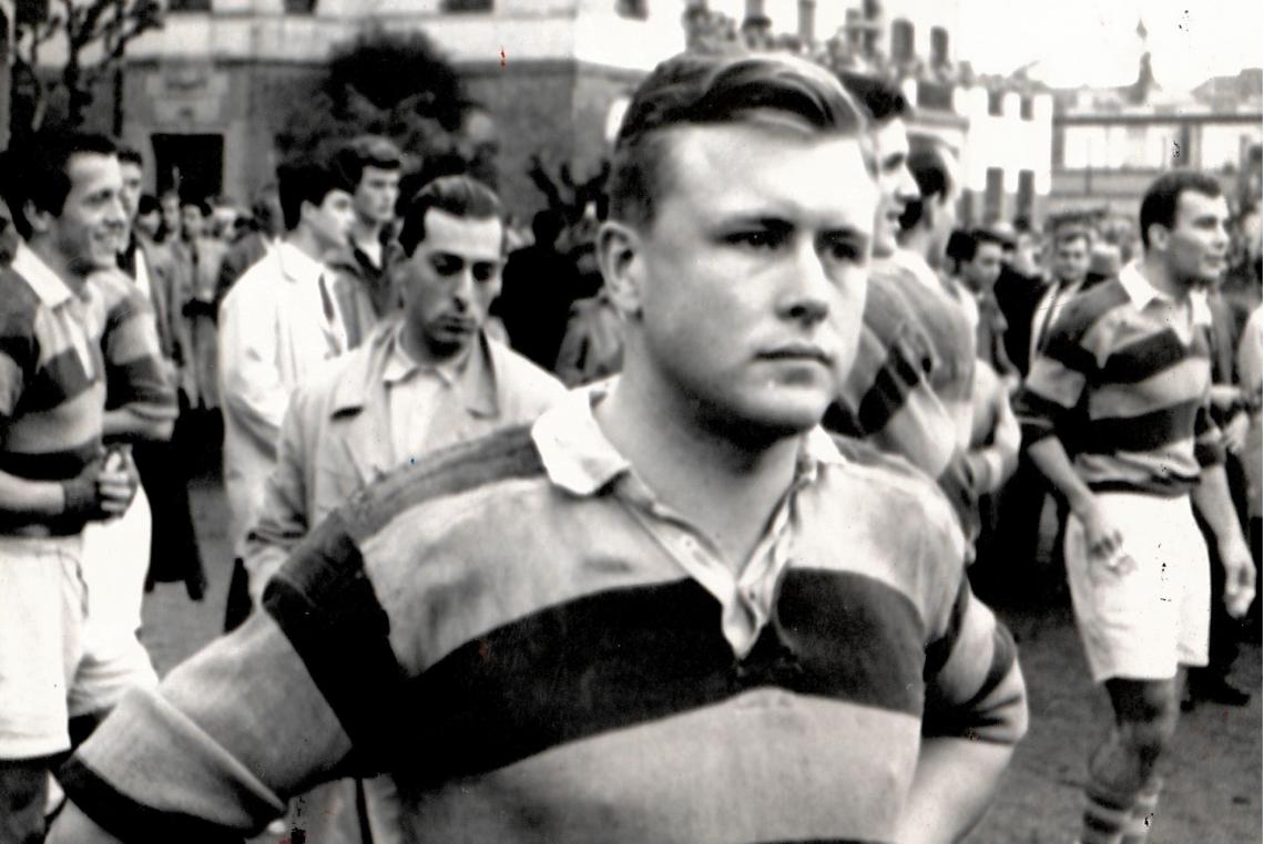 1963. Willy con su querida camiseta de Belgrano.