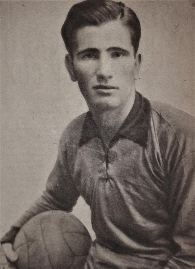 Imagen Del mismo modo que las de Bernabé Ferreyra y Alberto Cuello, la figura de Manuel Dañil, el gran centre half consagrado en Tigre, queda en el recuerdo de las más felices tardes del team, ahora de Victoria, que retorna a primera división.