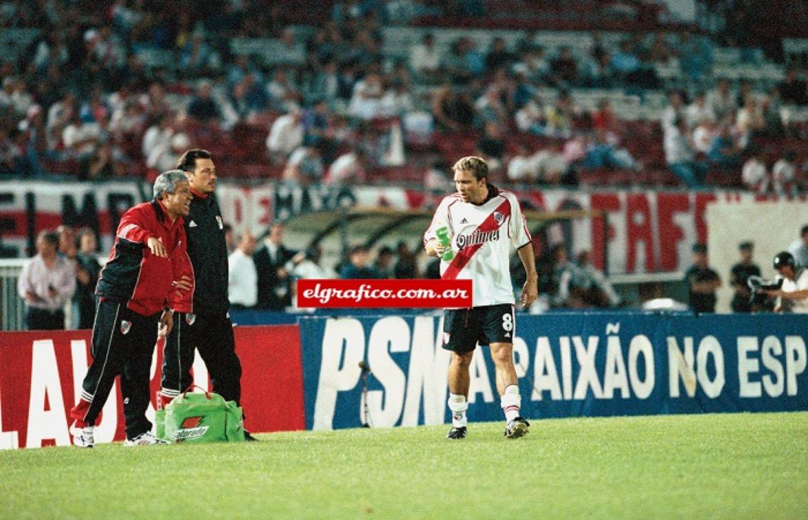 Con Gallego formó una gran amistad, por lo que Ramón Díaz lo mandó al freezer cuando volvió a River.
