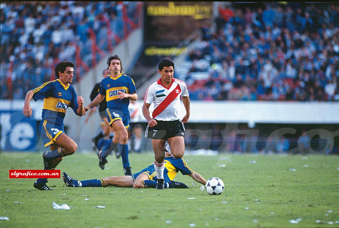 Imagen Con Boca le quedó una espina, nunca puido convertirle tantos en un superclásico.