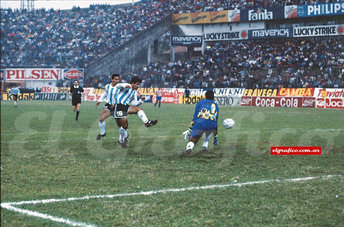 Imagen Otro grito en Argentina, a Paraguay y en Asunción, por las eliminatorias de USA 94